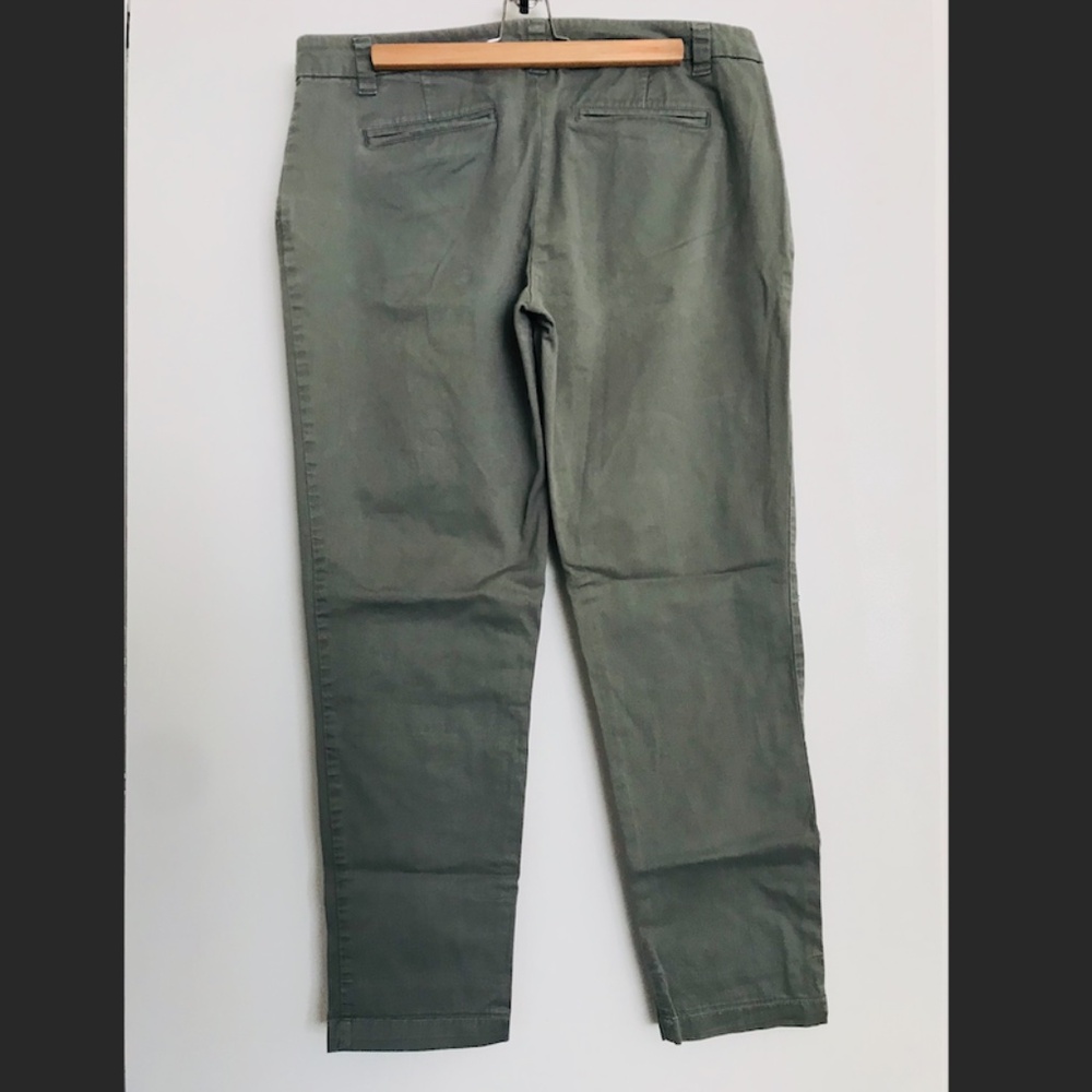 GAP Broken-In Khakis Army Green Straight Leg Chino Pants Size 10 - Picture 3 of 5